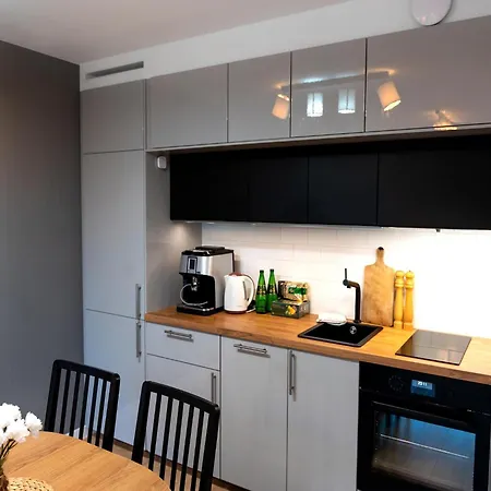 Apartment In By The River & Beach, Cleaning Included Dziwnów
