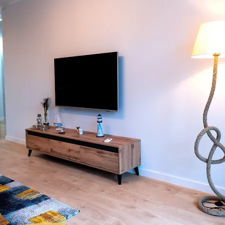 In By The River & Beach, Cleaning Included Apartment