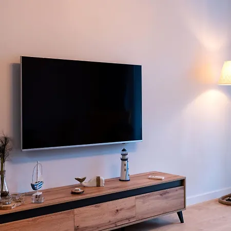 In By The River & Beach, Cleaning Included Apartment Dziwnów